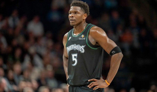 完全被限制！爱德华兹17中6&amp;罚球10中5得到19分 出现6失误5犯规